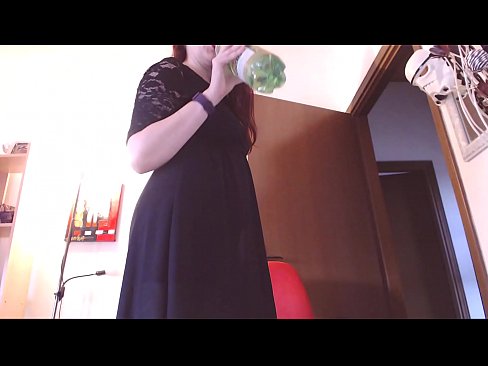 ❤️ ¡Una esclava sumisa a la que le encantan las bragas sucias y exuberantes se ve obligada a masturbarse después de ver este vídeo! ☑ Video de porno en es.sex78.ru ❌️