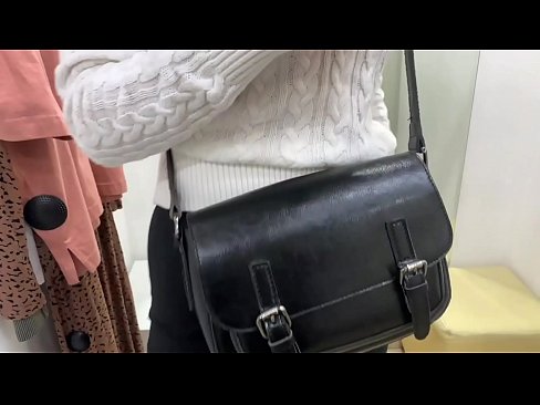 ❤️ Masturbación pública de la joven zorra FeralBerry con un consolador en el probador ☑ Video de porno en es.sex78.ru ❌️